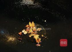 猪油渣炒芥兰的做法图解4