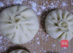 猪肉韭菜包子的做法图解3