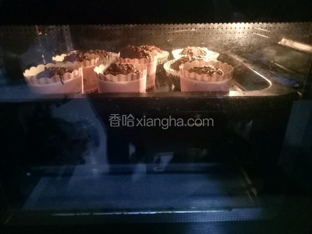 放在中层，烘烤18分钟就可以了