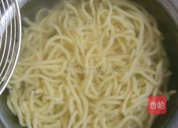 茼蒿肉末面的做法图解6