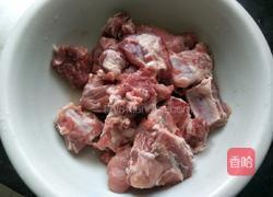 排骨玉米胡萝卜冬瓜汤的做法图解1