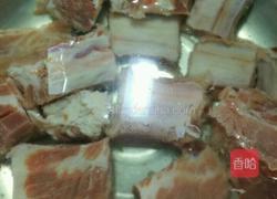 辣椒炒排骨的做法图解1