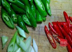 辣椒炒排骨的做法图解2