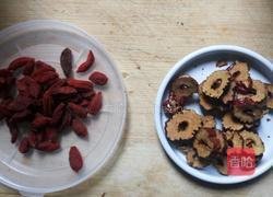 红枣枸杞甜糖水的做法图解1