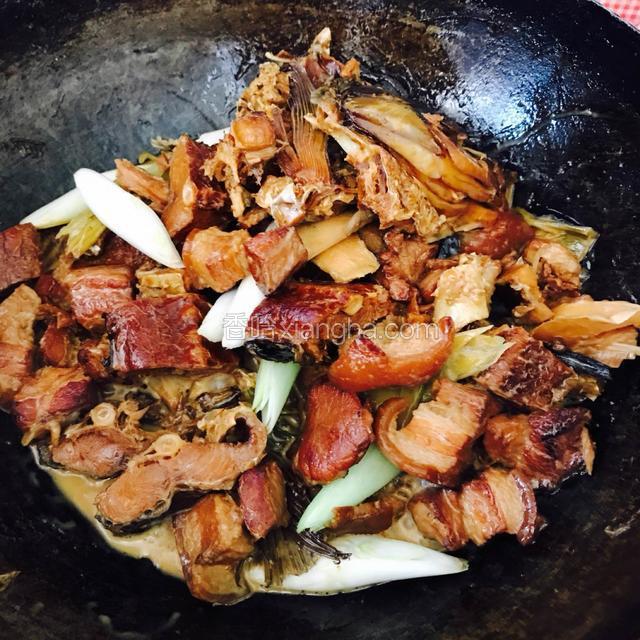 熏鱼和肉完全炖烂