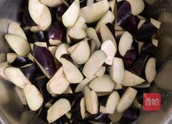 青椒肉末茄子的做法图解1