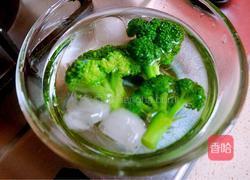 青岛#紫甘蓝西兰花混合沙拉#年夜饭#的做法图解1