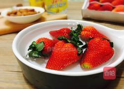 巴旦木草莓酸奶杯的做法图解2