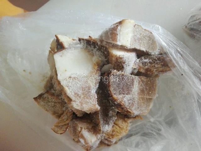 熟肉一块，我是以前卤好的肉切丁放在冰箱里备用的