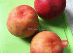 鲜榨桃汁的做法图解1