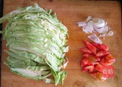 西红柿圆白菜的做法图解1