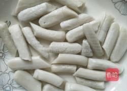 菠萝煮年糕的做法图解1