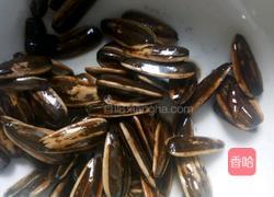 焦红糖瓜子的做法图解5