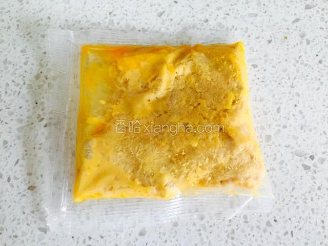 还有一包蟹粉料包，准备好。