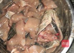 酸菜黑鱼的做法图解1