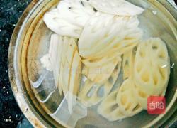 乳香莲藕炒猪颈肉的做法图解2