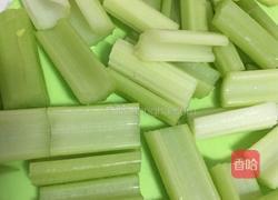 西芹炒百合的做法图解5