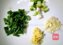豆腐烧香菇的做法图解2