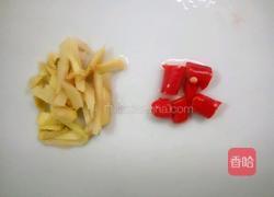 酸菜炒肥肠的做法图解3