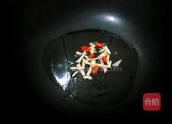 酸菜炒肥肠的做法图解4