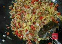 酸辣肥肠的做法图解4