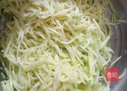 角瓜鸡蛋饼的做法图解1