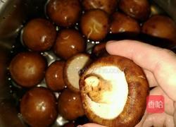 干煸香菇的做法图解1