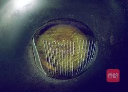 白玉菇炒鸡蛋的做法图解2