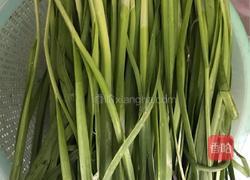 韭菜猪肉饺的做法图解1