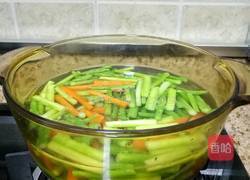 芦笋培根的做法图解2