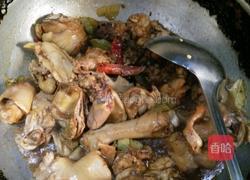 土豆香菇炖鸡块的做法图解2