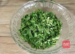 韭菜鸡蛋饼的做法图解2