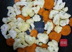 花菜炒胡萝卜的做法图解6