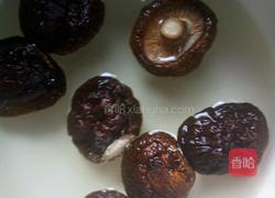 香菇瘦肉粥的做法图解2