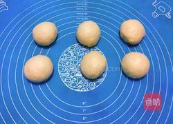 小辫子牛奶面包的做法图解2