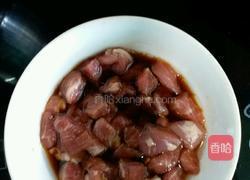 鲨鱼肉丁酸菜炒饭的做法图解5
