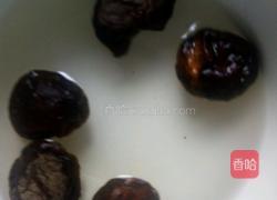 香菇拌面的做法图解2