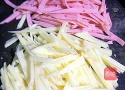土豆炒火腿的做法图解1