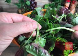 蒜爆红苋菜的做法图解1