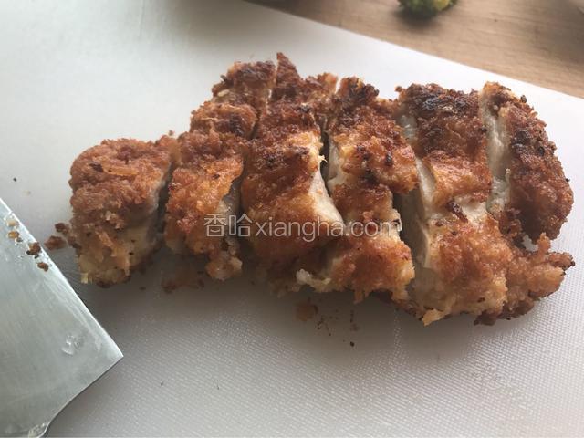 取炸鸡排切块