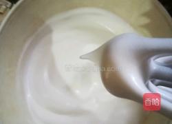 竹碳蛋糕卷的做法图解5