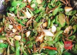 爆炒干小鱼辣椒的做法图解5