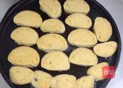 Illustration of how to make pan-fried steamed bun slices 5