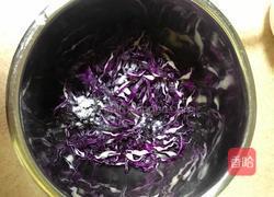 凉拌紫甘蓝的做法图解3