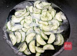 青瓜火腿粒的做法图解3