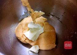 胡萝卜面包的做法图解4