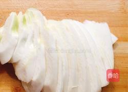 肉丝炒茭白丝的做法图解1