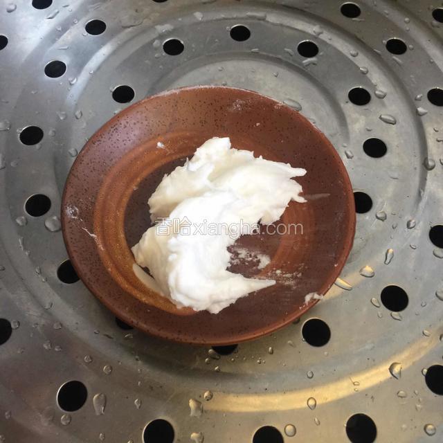 取20克面团用蒸锅蒸熟。