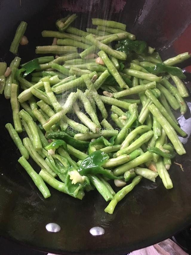 放适量的盐