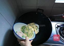 葱花炒鸡蛋的做法图解3